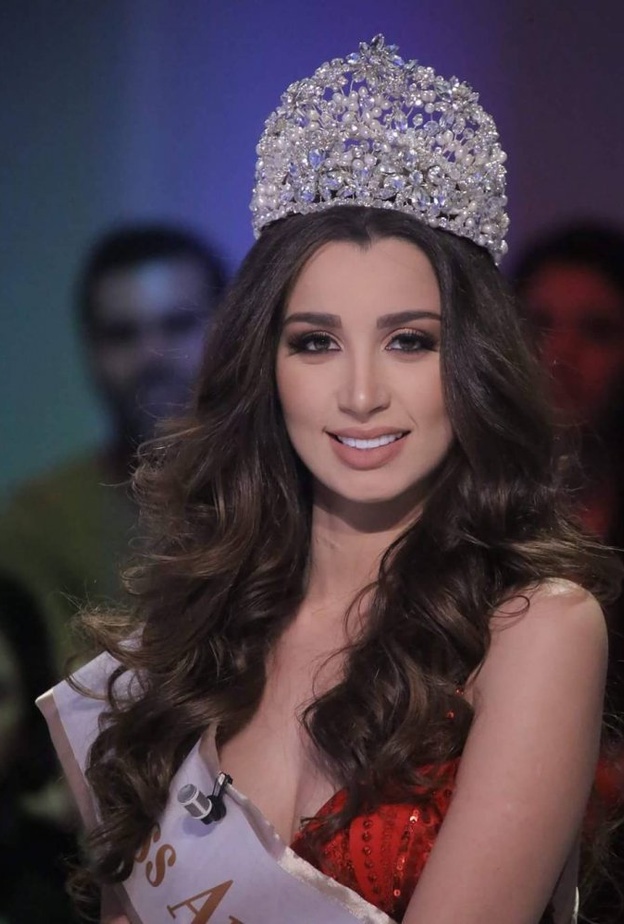 سارة التونسي