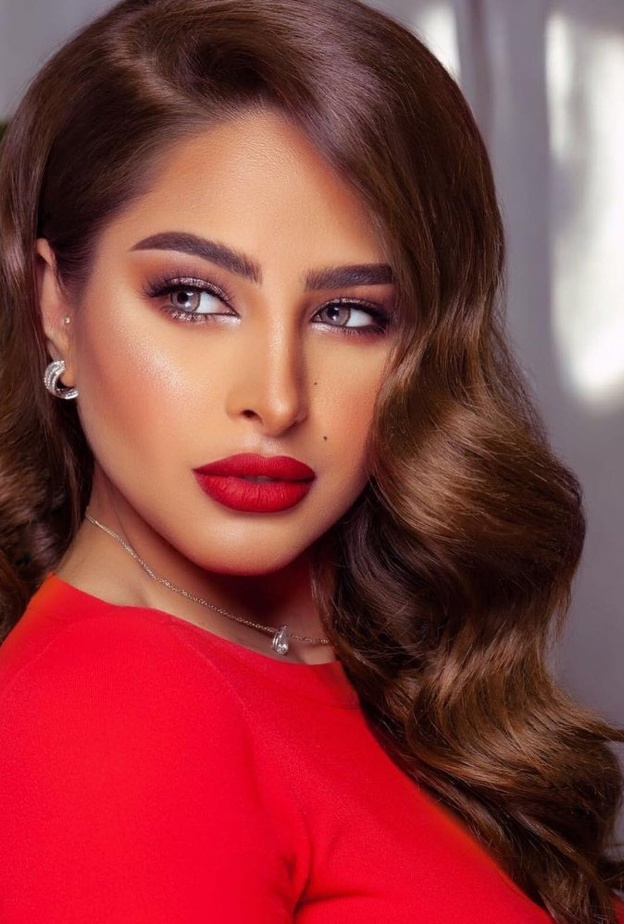  طريقة وضع مكياج شرقي وبرونزي لعيد الفطر مستوحى من اطلالات فوز الفهد الجمالية