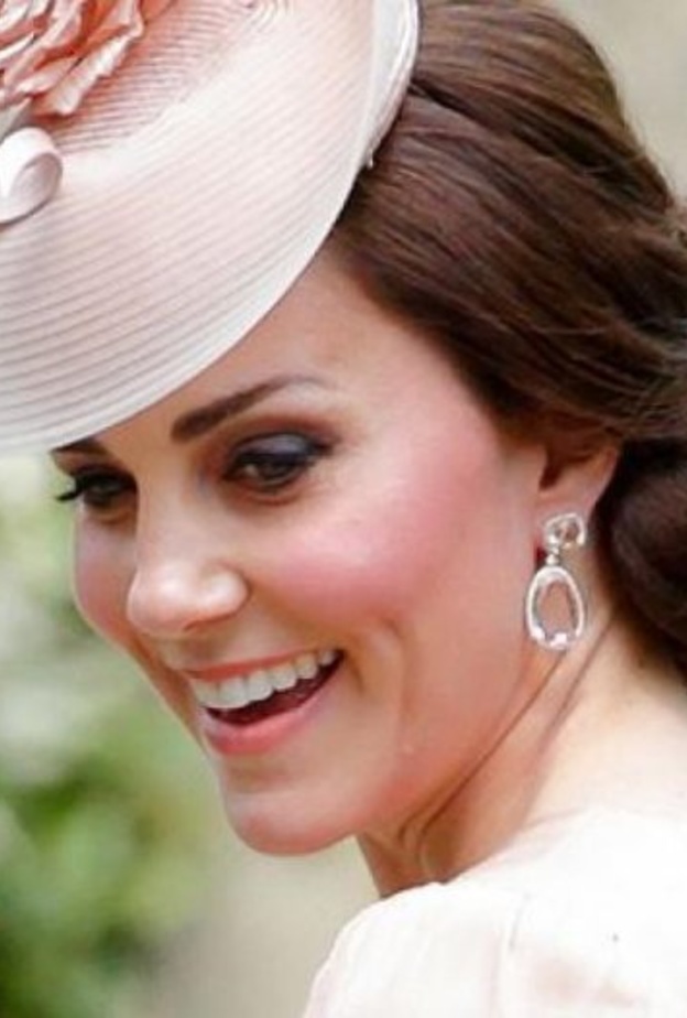 تعرفي على حيل الموضة الذكية التي تستخدمها سيدات العائلة الملكية لإطلالات مميزة