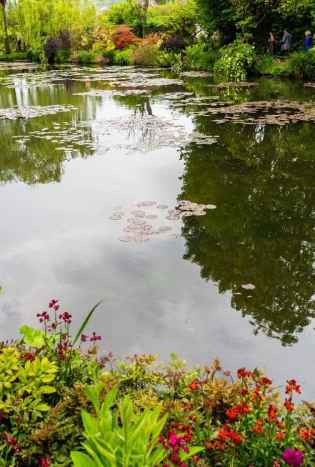 حدائق جيفرني بواسطة steveofstonehenge