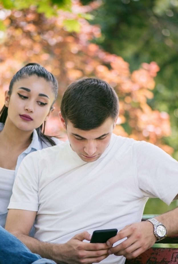  الغيرة هي من أبرز الأمور التي تسبّب المشاكل في العلاقة