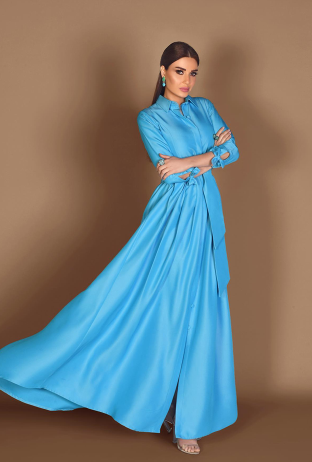  صور اطلالات سيرين عبدالنور بموضة الفستان الأزرق الطويل