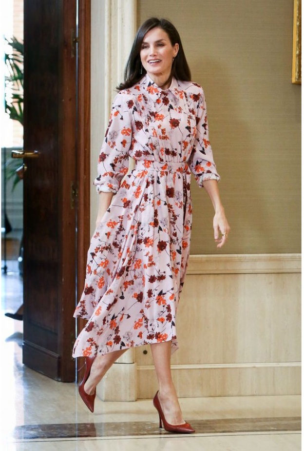  متألقة بفستان من تصميم Hugo Boss