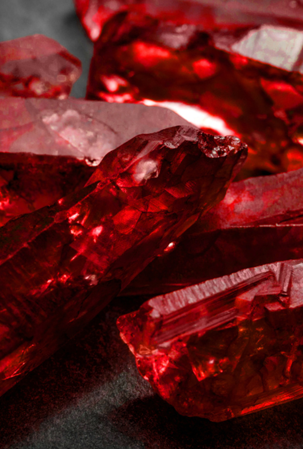 تعرفي على تاريخ حجر الروبي