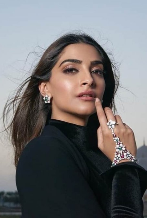 سونام كابور