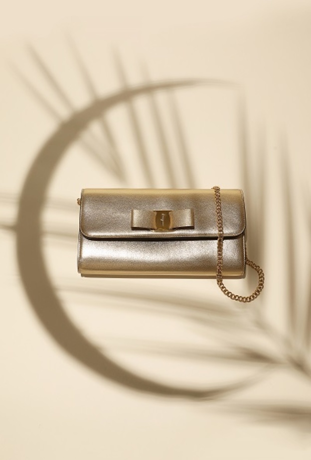 SALVATORE FERREGAMO تطلق إصدارًا محدودًا من الأكسسوارات حصريًا لأسواق دبي