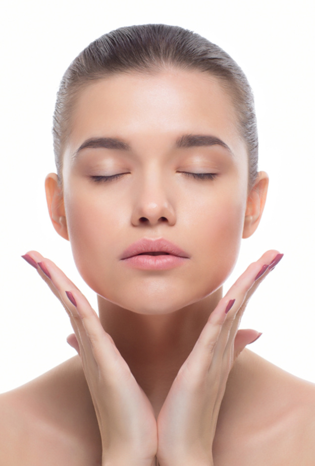 إليك أهم النصائح للعناية بالبشرة المختلطة