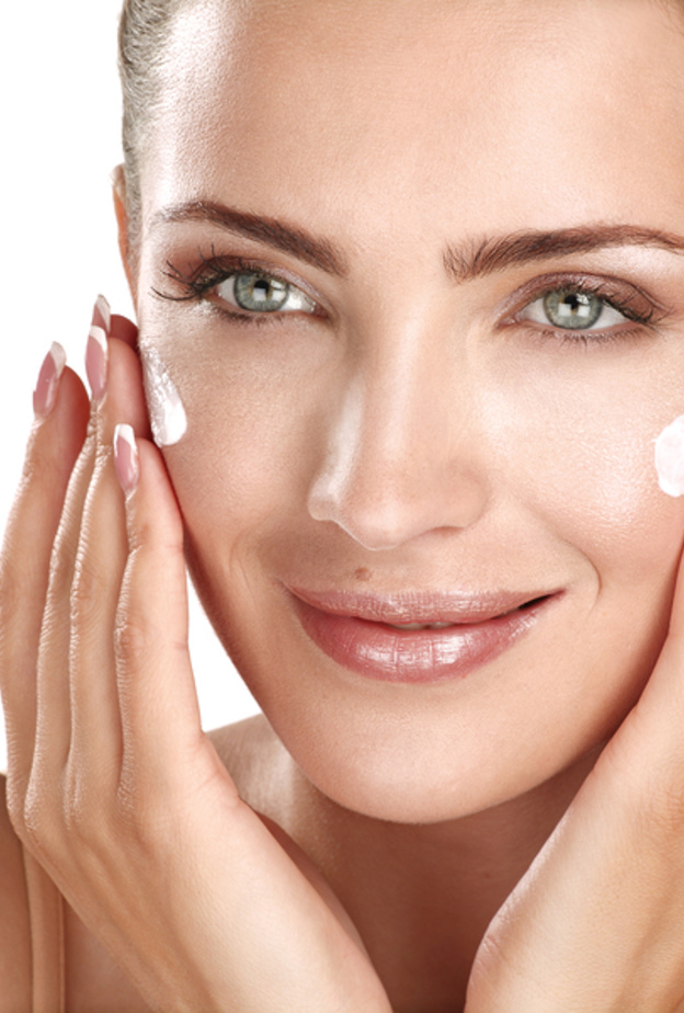 وصفات من مرطبات الوجه الطبيعية لبشرة متوهجة يوم العيد