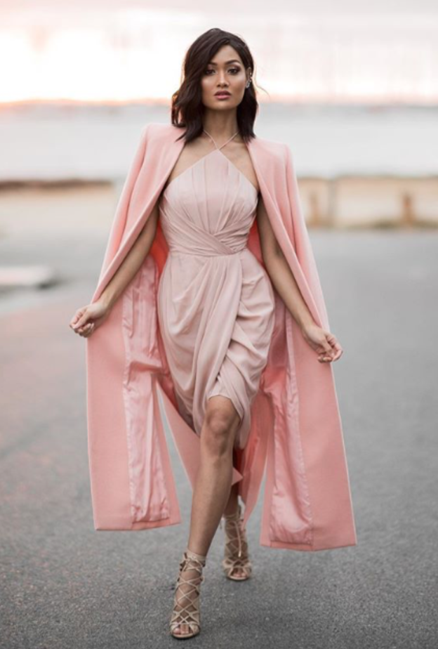 استوحي اطلالاتك الأنيقة والخاطفة للأنظار باللون الزهري الباستيلي