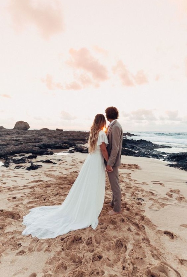  اجمل صور للعرسان على شاطئ البحر