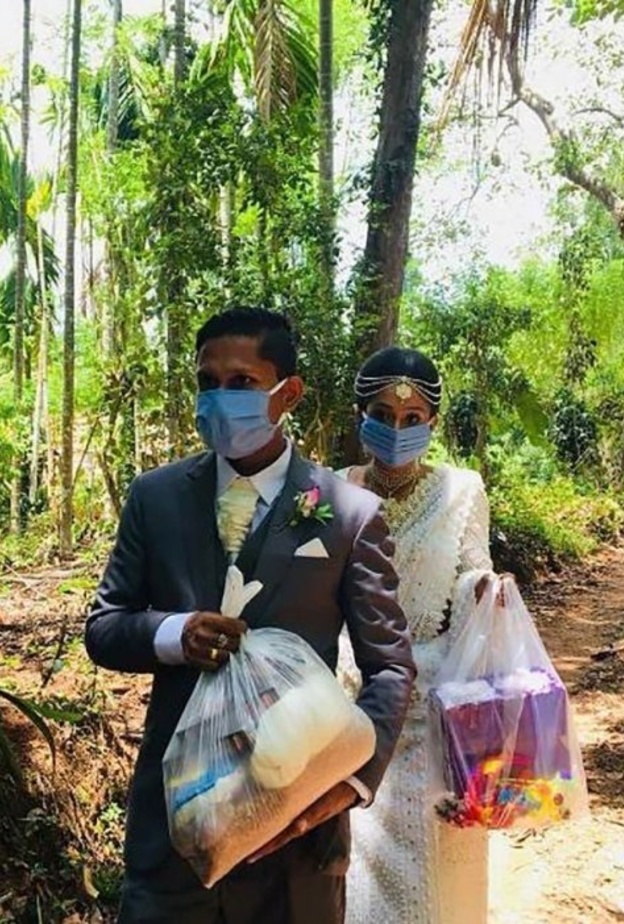 عروسان يلغيان حفل الزفاف لإطعام الفقراء