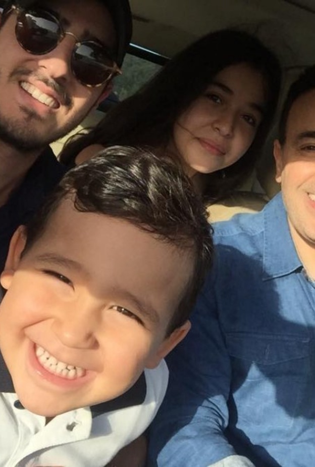 صابر الرباعي وابنائه