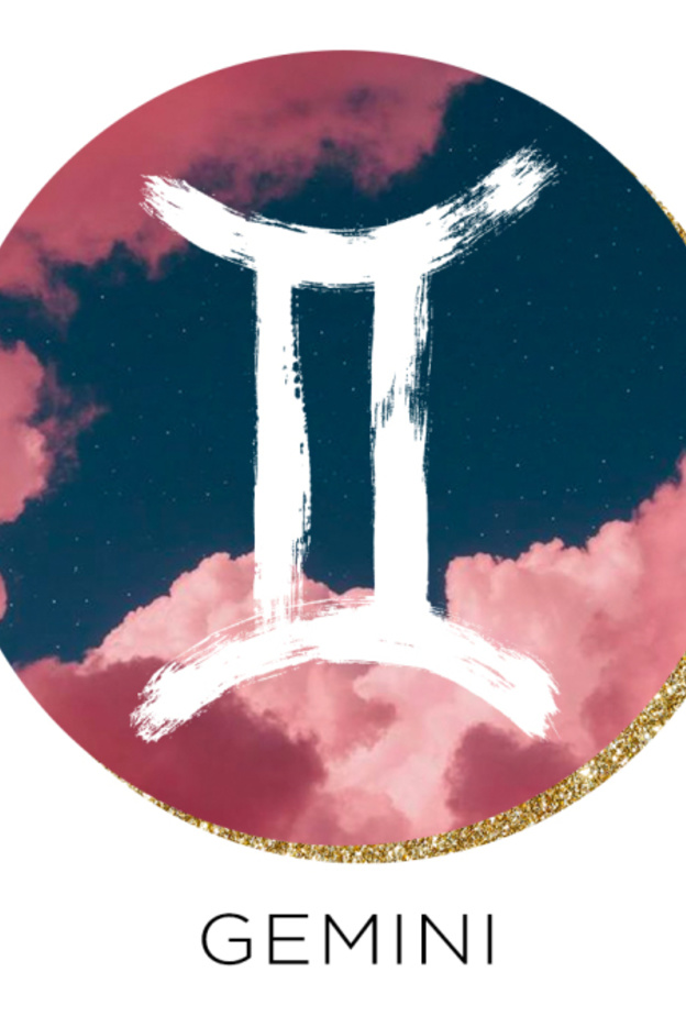  يتميّز بروح المرح والفكاهة والتفاؤل