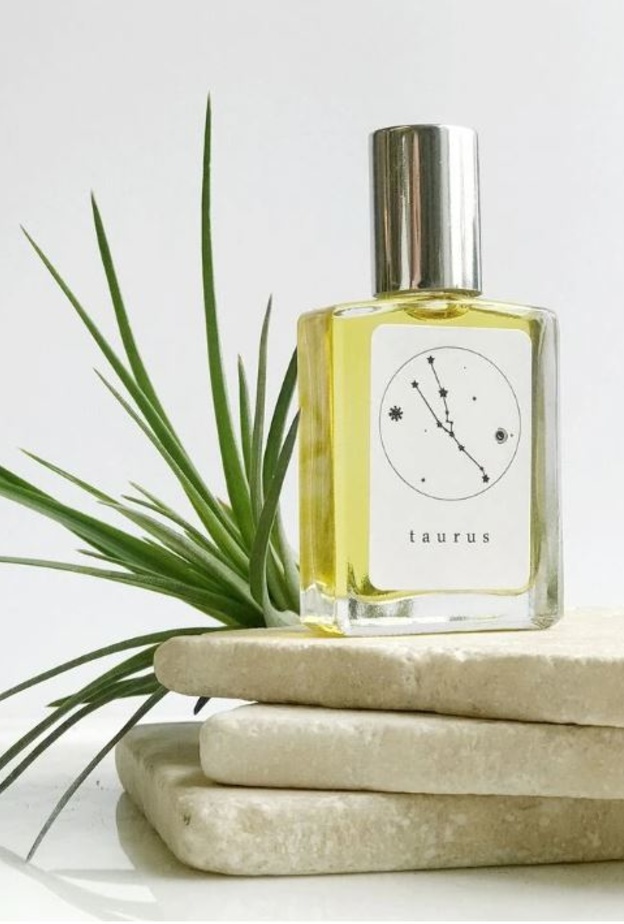 تعشق المرأة الثور العطور بجميع أنواعها