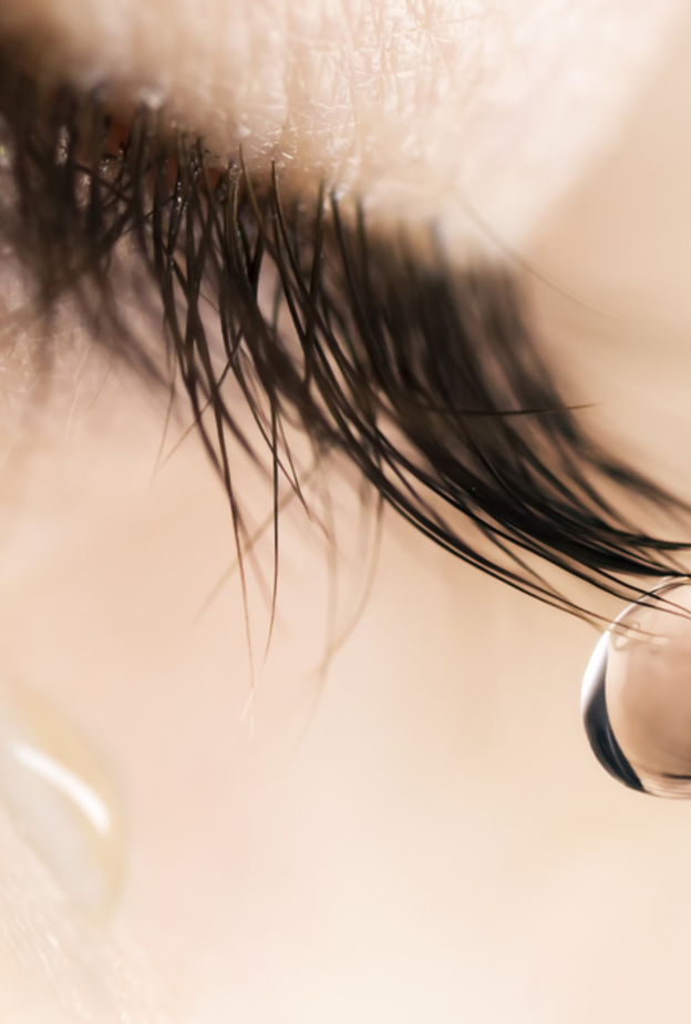 فوائد البكاء على الصحة النفسية