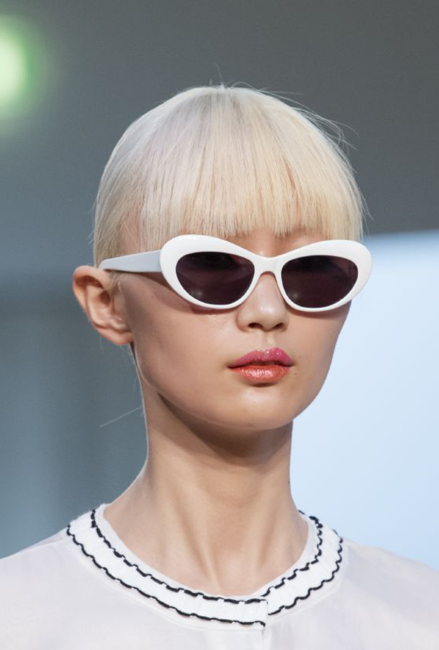 موديلات نظارات شمسية بيضاء لاطلالاتك في صيف 2020 من Vivetta