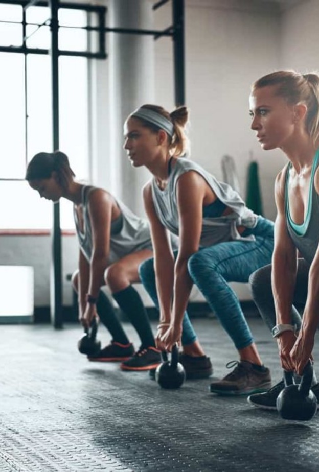  تمارين لتقوية عضلات الجسم للنساء في المنزل 