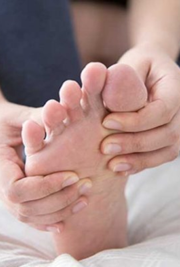  اسباب الم الساقين وقت النوم