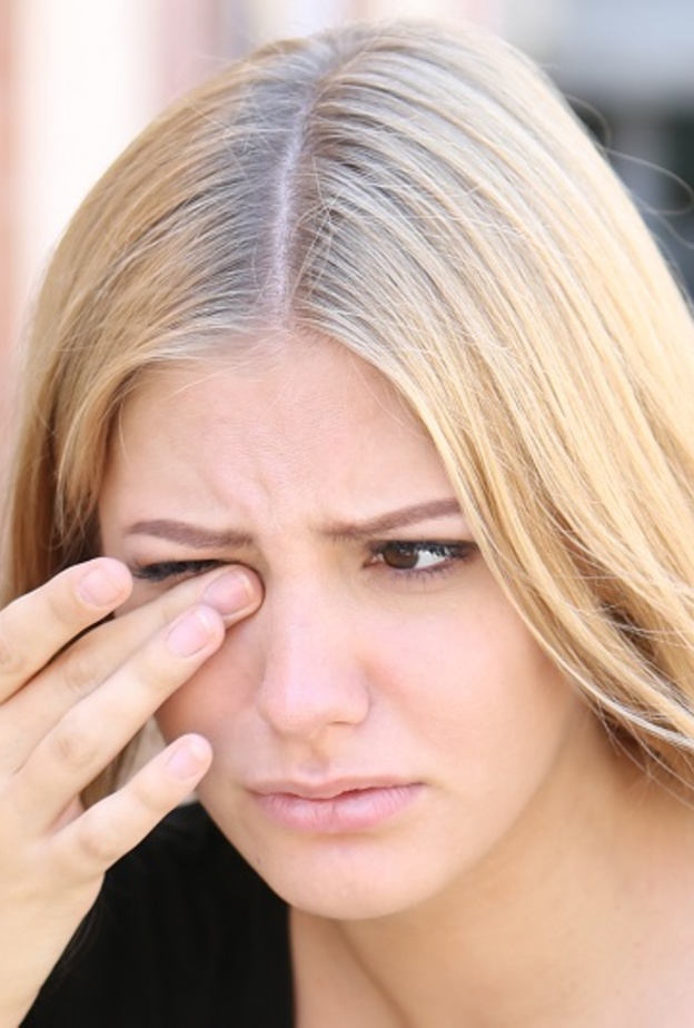  ماهي مضاعفات التهاب قزحية العيون