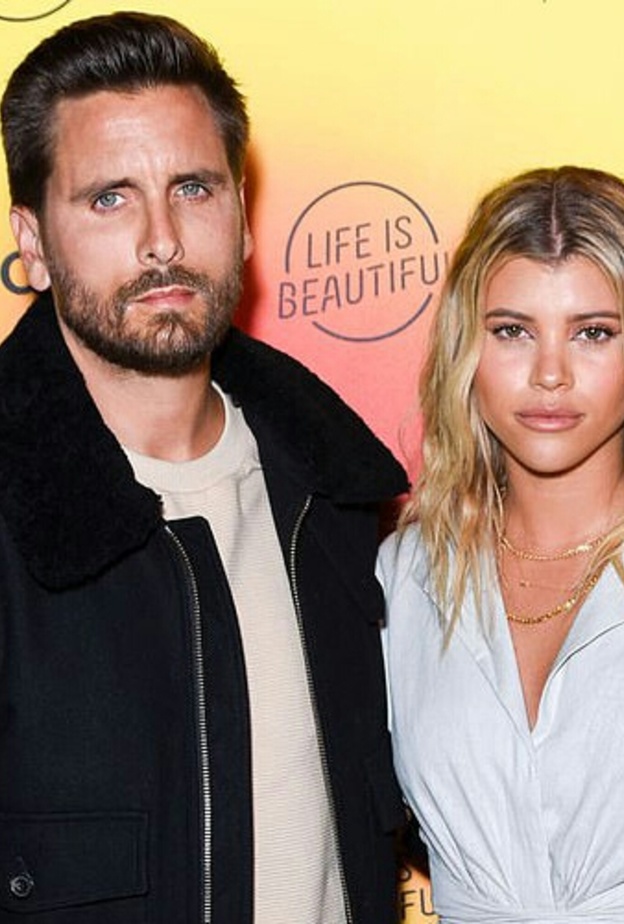 سكوت ديسيك و صوفيا ريتشي 