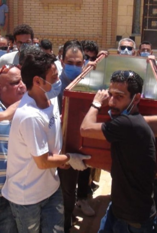 جنازة حسن حسني