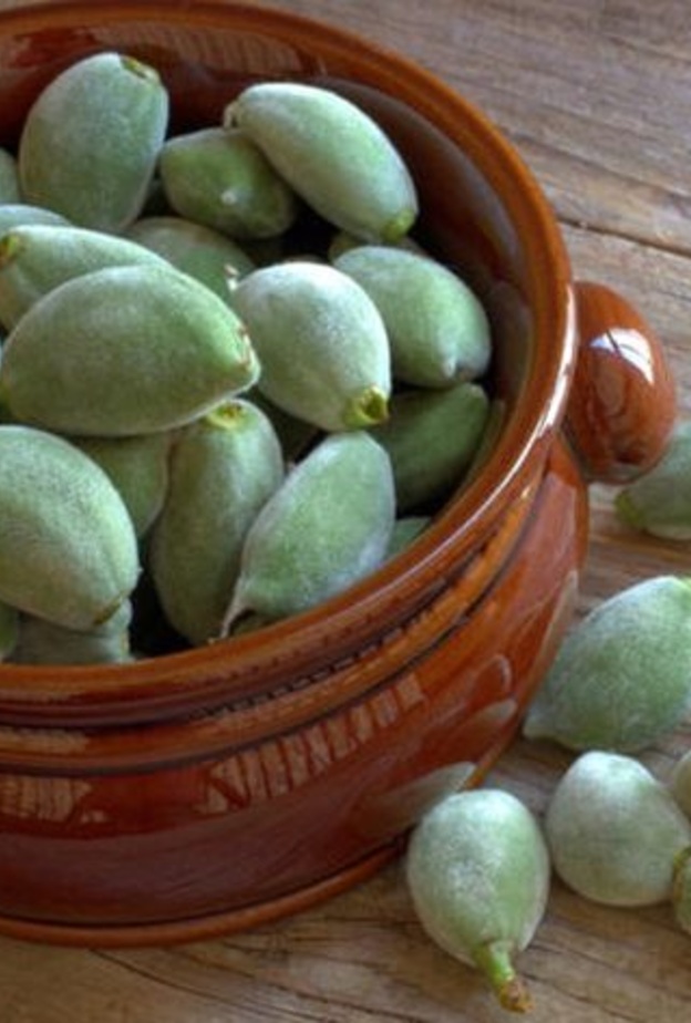  فوائد اللوز الأخضر الصحية