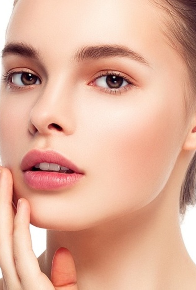 علاج مسامات البشرة الدهنية الواسعة في المنزل