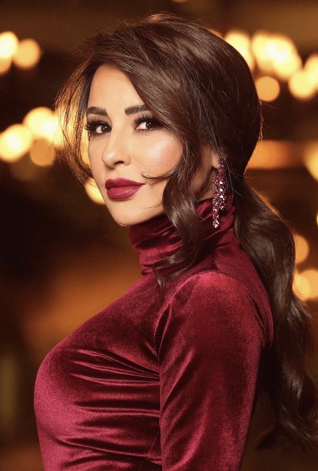 عملية نفخ الشفاه لماغي بو غصن