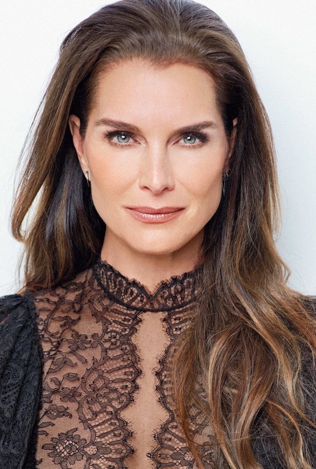 تحتفل اليوم النجمة الأمريكية بروك شيلدز Brooke Shields بعيد ميلادها الـ55
