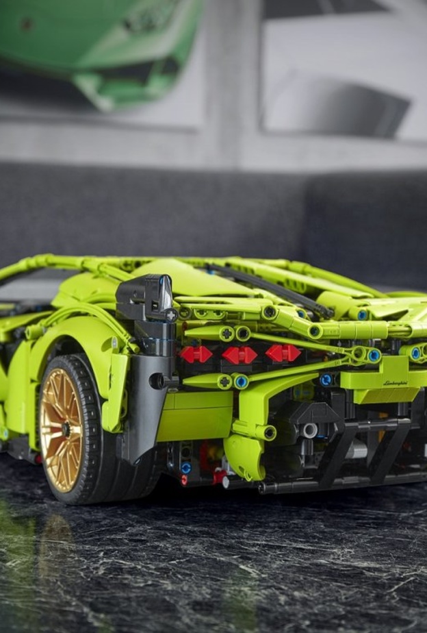 ليغو تكشف عن مجسم مصغّر لسيارة لامبورغيني الجديدة