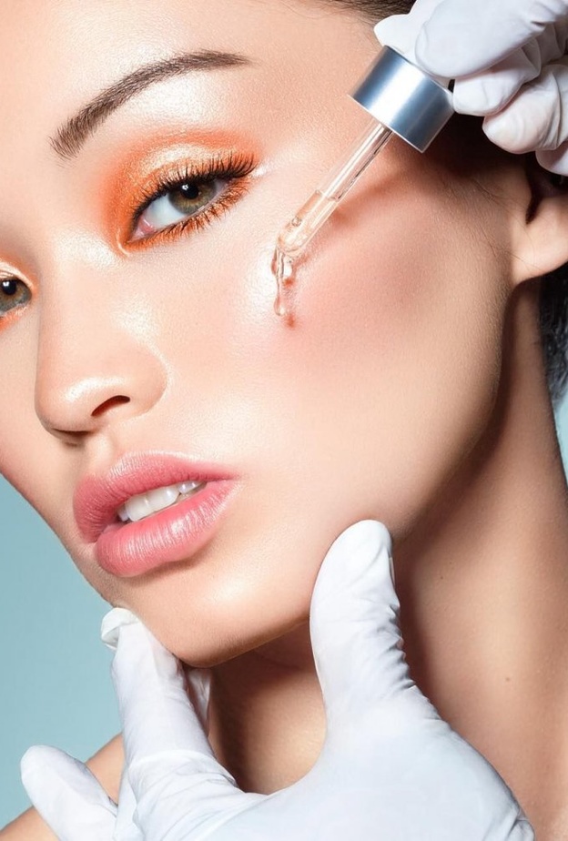  طبقي السيروم على وجهك قبل وضع المرطبات