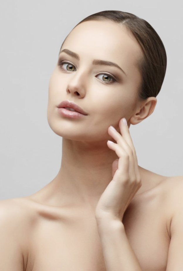  5 خطوات بسيطة لإظهار جمال البشرة قبل النوم