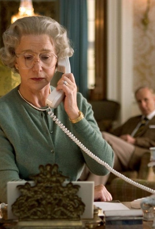 النسخة السينمائية للملكة إليزابيث الثانية.. بعيون هوليوود