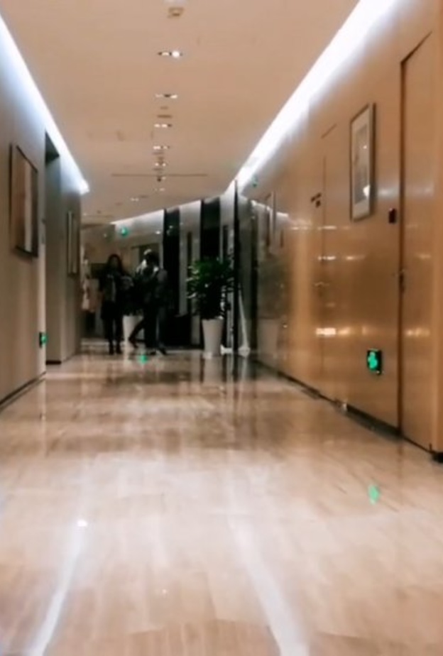 برنامج أسكوت كيرز لتقديم خدمة فندقية غير تلامسية