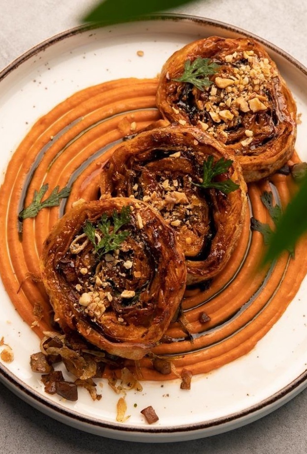 طبق من مطعم تكية