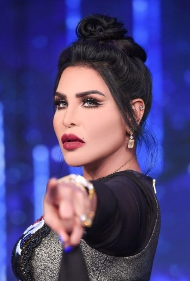 تسريحة الكعكة بالبرمات المتعددة من الفنانة أحلام