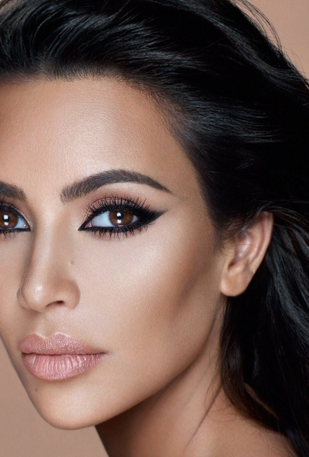 اجمل الوان احمر شفاه نيود وزهري للبشرة السمراء من وحي كيم كرداشيان