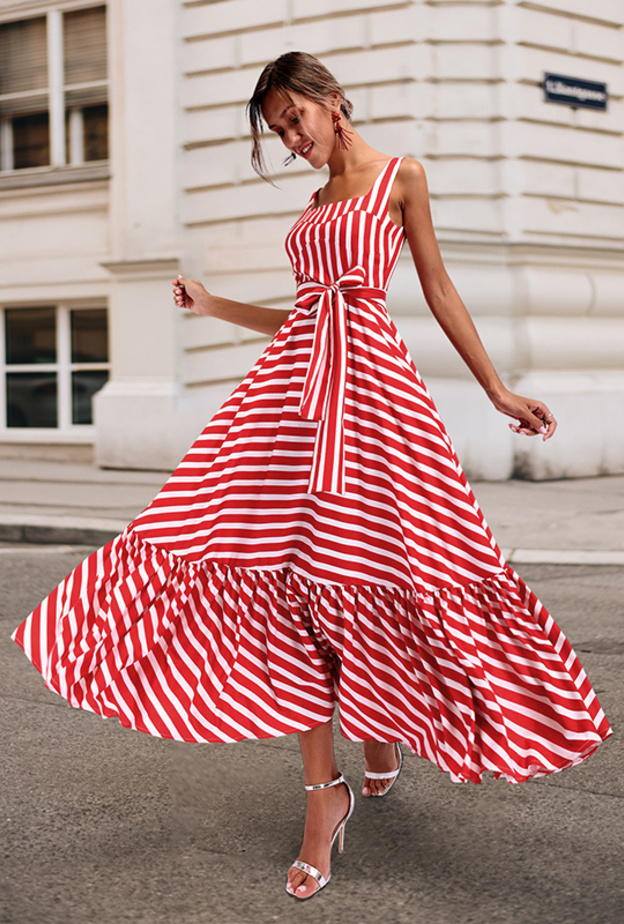  نقشة الخطوط باللونين الأبيض والأحمر بستايل جذاب وأنثوي بالفستان الصيفي