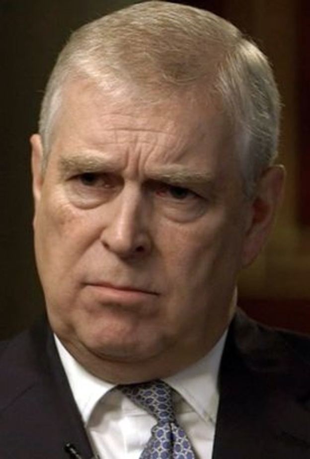 من هو الأمير أندرو الذي أحرج العائلة المالكة البريطانية بفضائحه؟