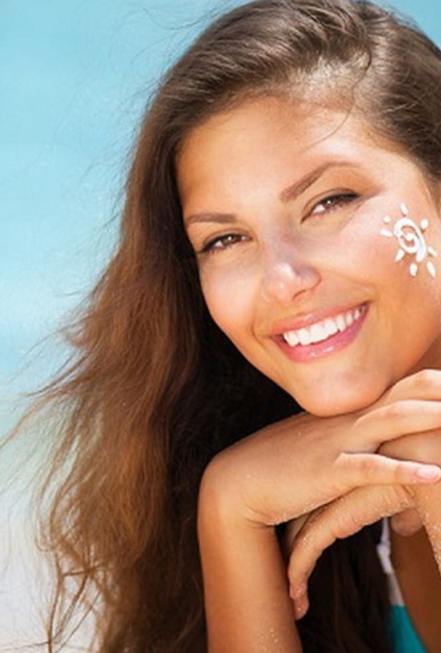 افضل وصفات طبيعية للبشرة لعلاج حروق الشمس بعد السباحة