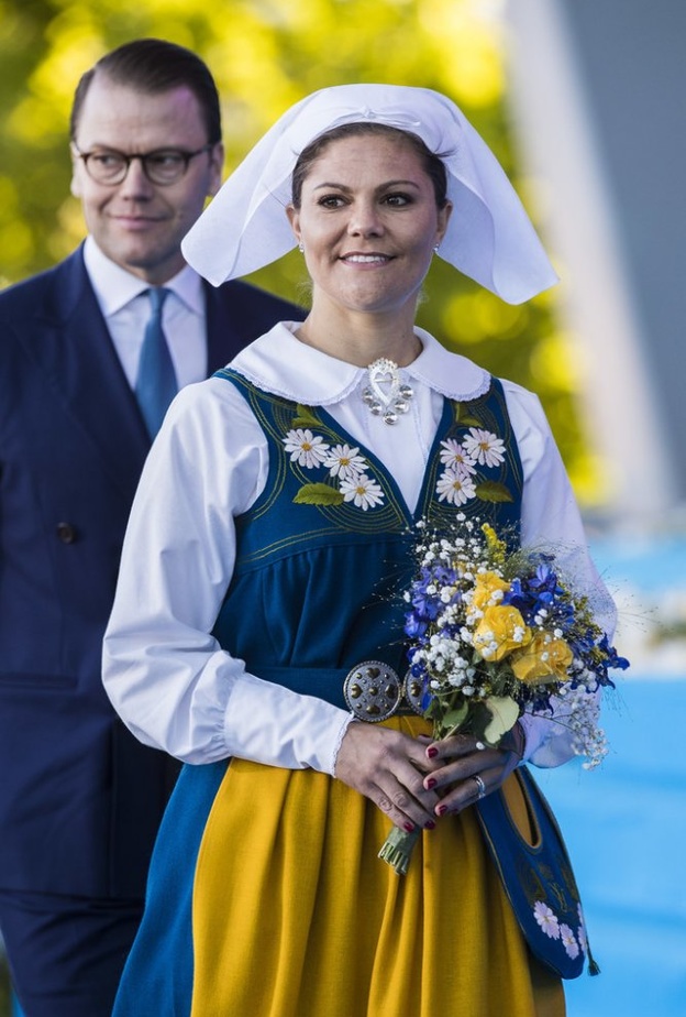 هكذا احتفلت الأميرة فيكتوريا بالعيد الوطني للسويد هذ العام