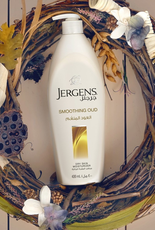 مرطب العود المنعم من جرجنز Jergens