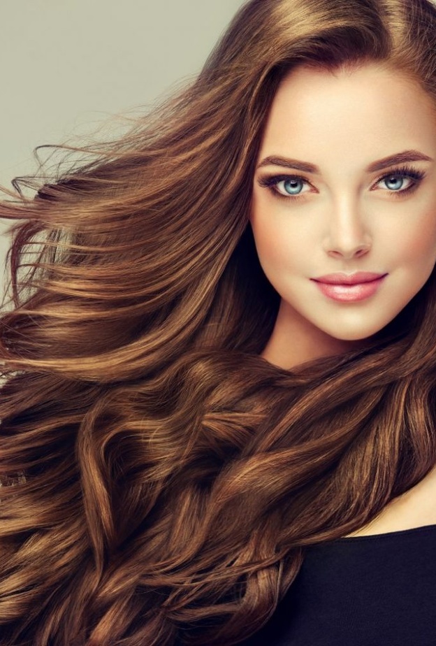 طرق طبيعية لصبغ الشعر باللون البني في المنزل