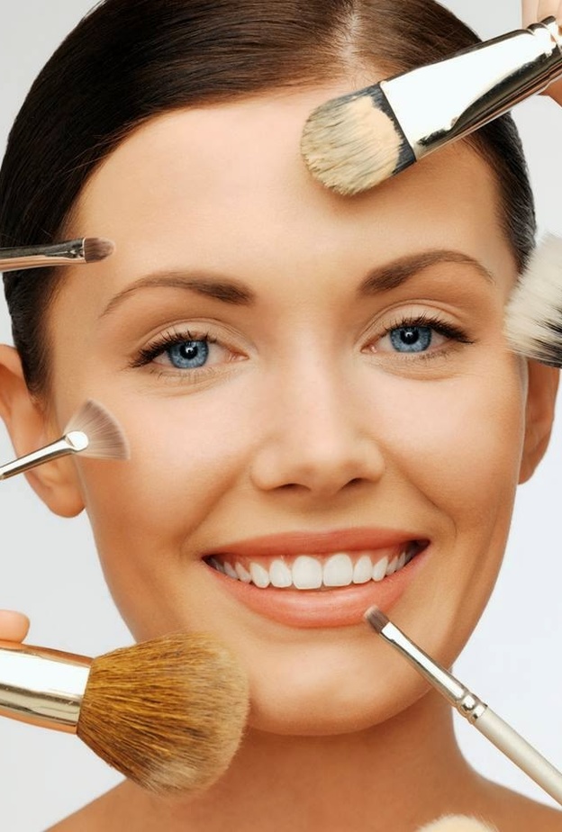  5 أخطاء شائعة عند وضع المكياج تفسد اطلالتك