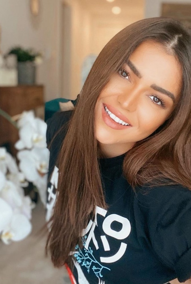  تظهر لين في أغلب الأحيان بمكياج ناعم