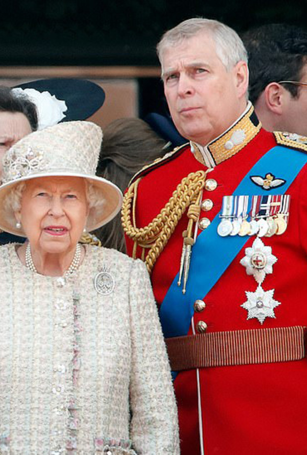 الأمير أندرو يحتفظ بحراسته الرسمية رغم انسحابه من العمل الرسمي بعد تدخل الملكة