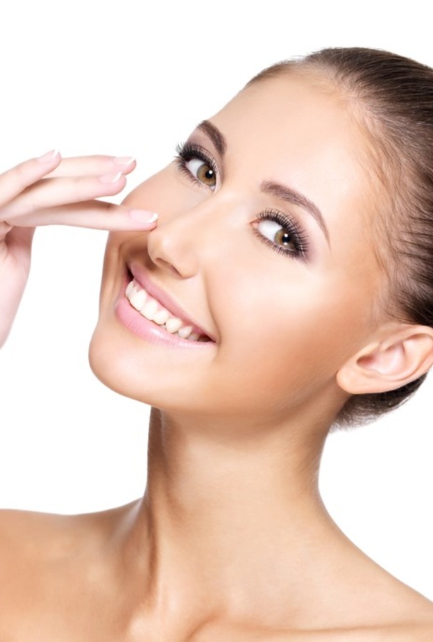 طريقة ازالة الرؤوس السوداء من الانف بالخيوط في المنزل