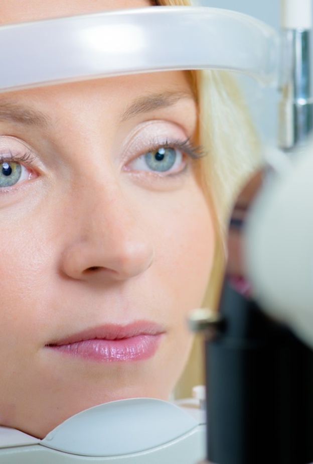 تأثير التدخين على صحة العينين