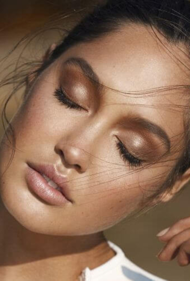  الوان مكياج يناسب البشرة السمراء موضة صيف 2020