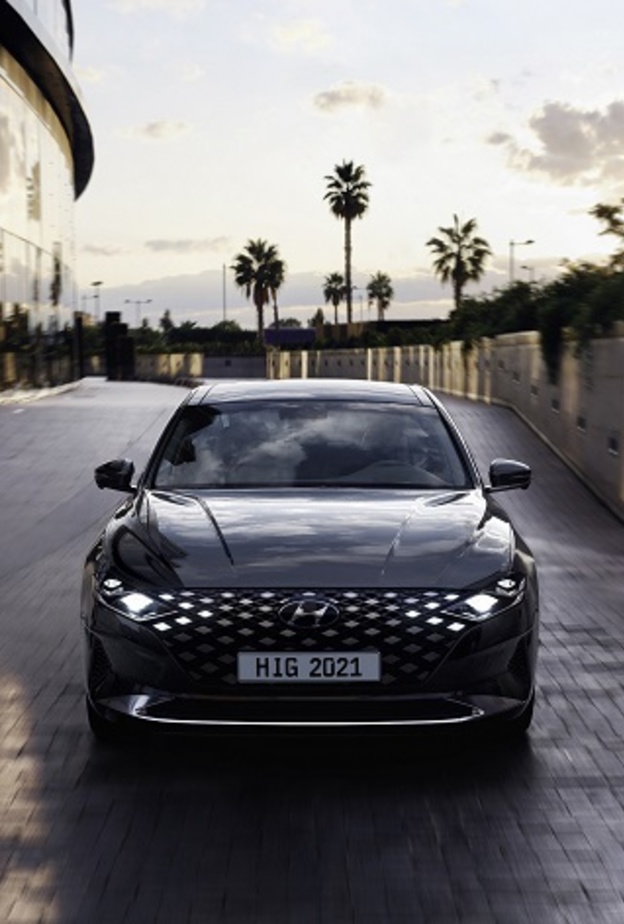 ​​​​​​​Azera الجديدة من هيونداي في أسوق الخليج العربي